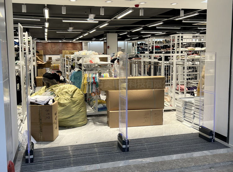 7號優(yōu)庫安裝立方美亞克力服裝防盜器AM8089