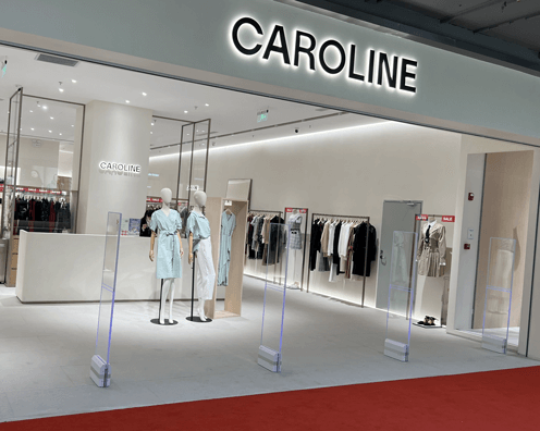 CAROLINE服裝店安裝立方美服裝防盜器AM9800
